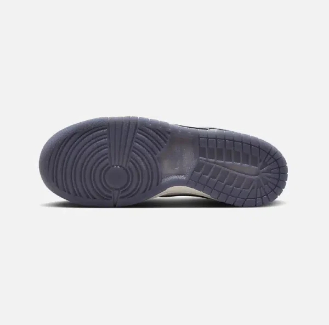 NIKE DUNK LOW GS – Image 2
