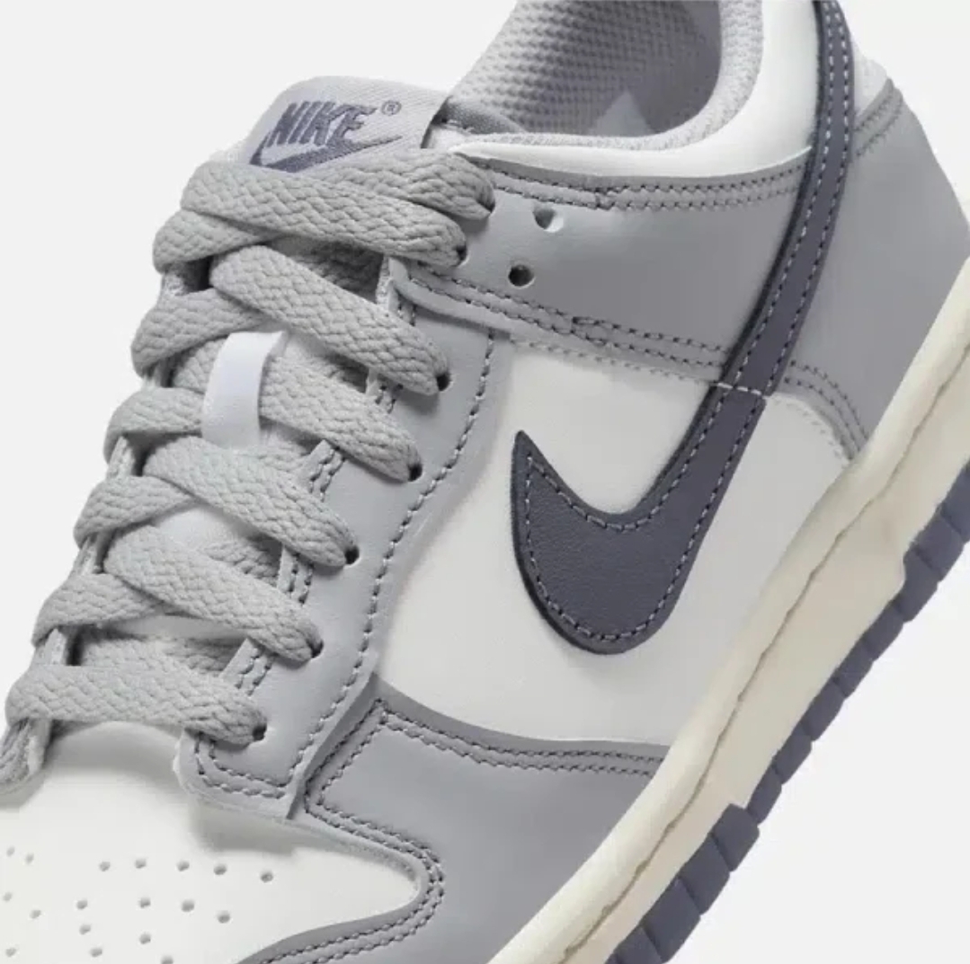 NIKE DUNK LOW GS – Image 6