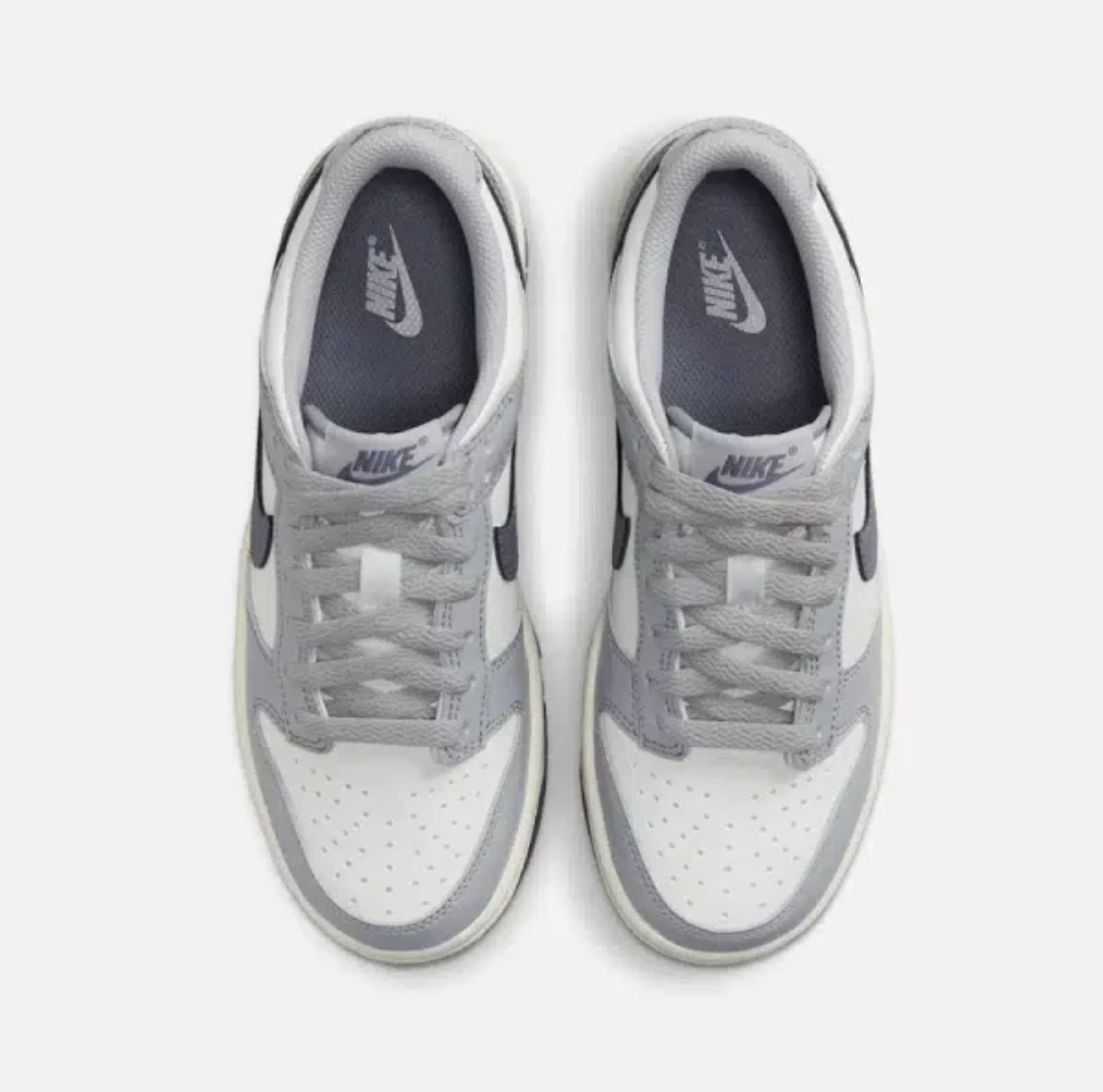 NIKE DUNK LOW GS – Image 4