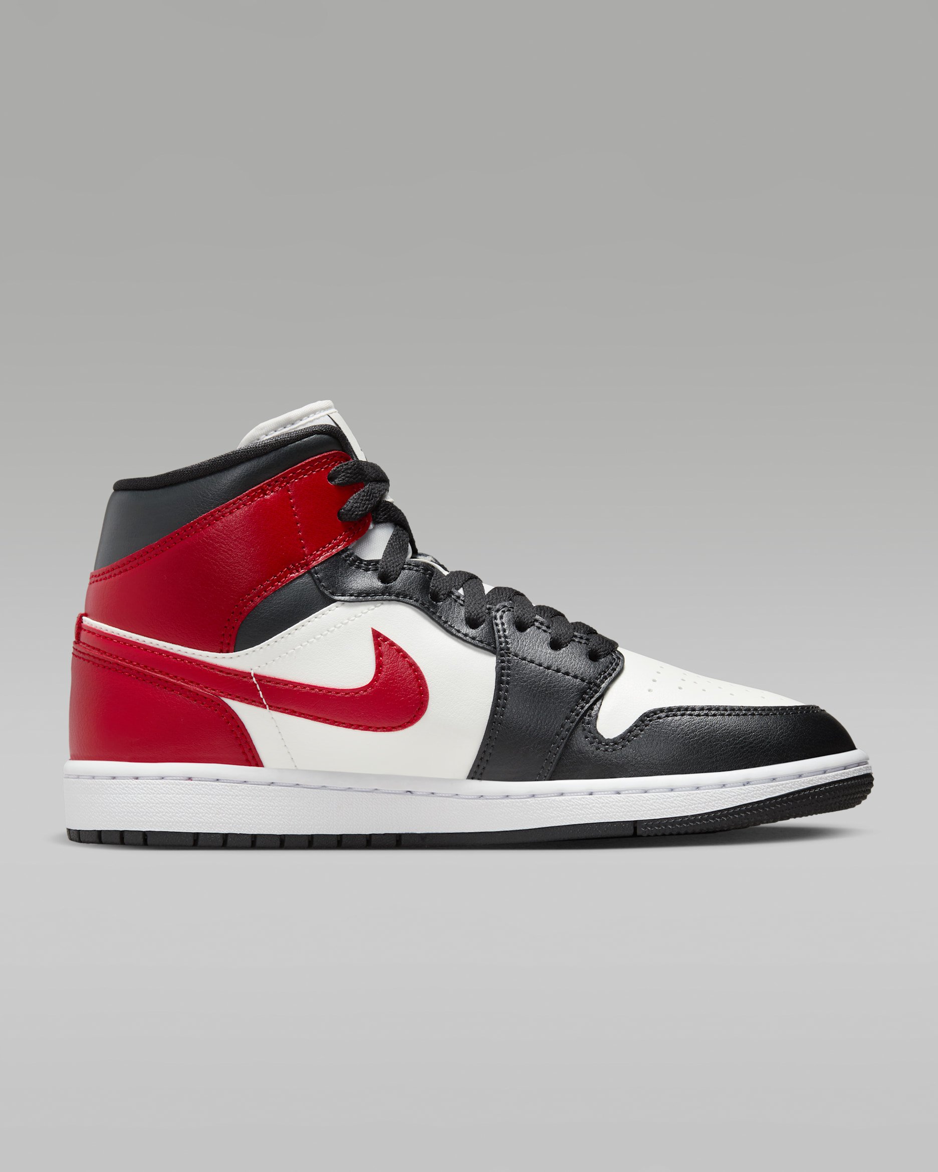 Air Jordan 1 Mid – Image 3