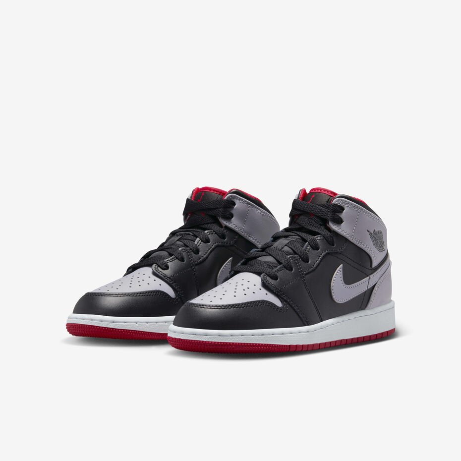 Air Jordan 1 Mid
Older Kids' Shoes – Image 5