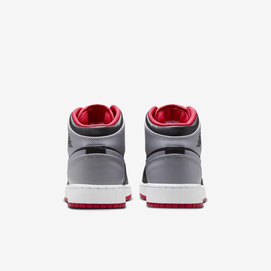 Air Jordan 1 Mid
Older Kids' Shoes – Image 6