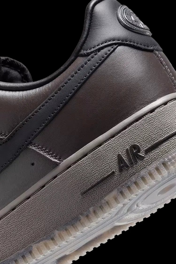 Air Force 1 Low
Black Tea and Petra Brown – Image 8