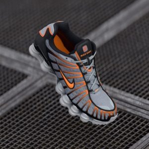 NIKE SHOX TL